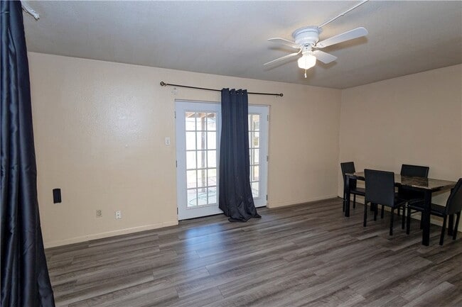 Building Photo - 5030 Meandering Ln