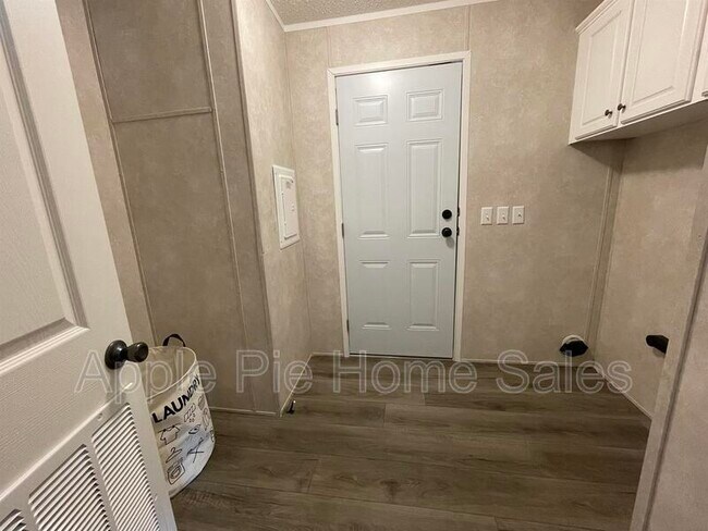 Foto del edificio - 1502 Zamora Dr