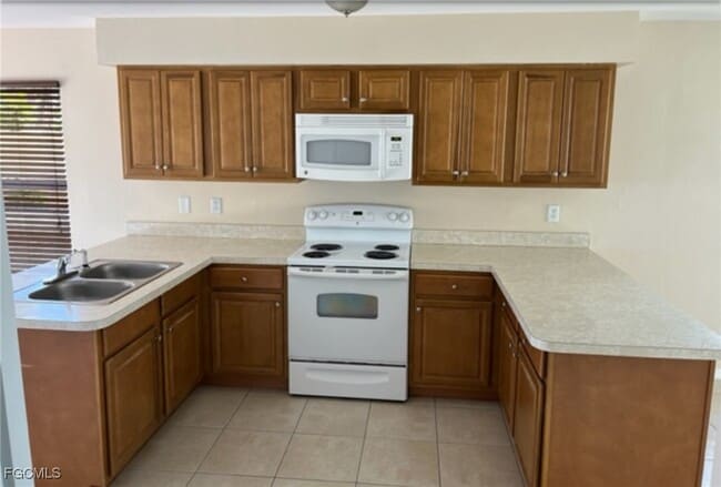 Building Photo - 1804 SW 21st Ln