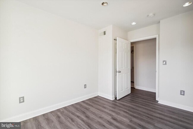 Building Photo - 2211 14th St NE