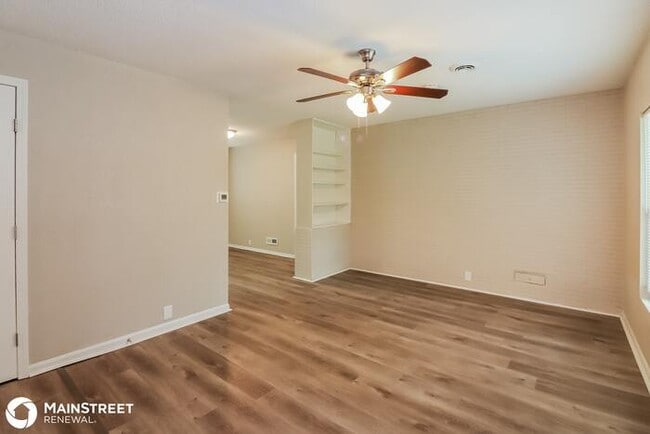 Building Photo - 10926 Bristol Ter, Kansas City, MO 64134