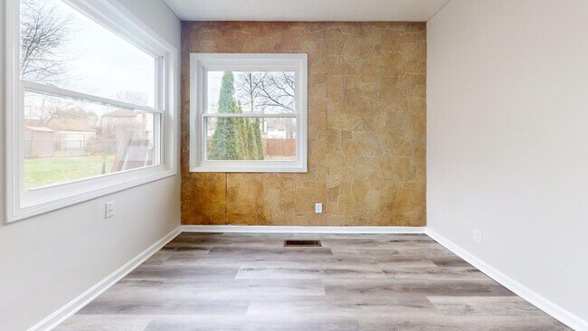 Foto del edificio - Charming 2 Bedroom Home in Akron