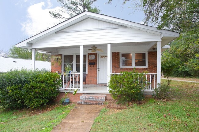 Cozy 3 Bedroom, 1 Bath Home in Northside! - Cozy 3 Bedroom, 1 Bath Home in Northside!