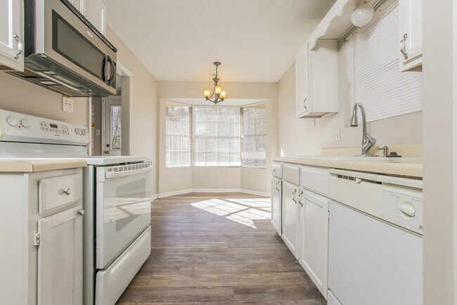 Foto del edificio - 14806 White Oaks Ln