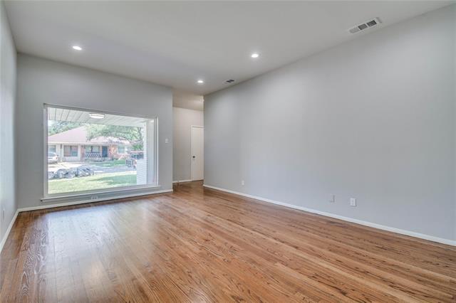 Building Photo - 9036 Clearwater Dr