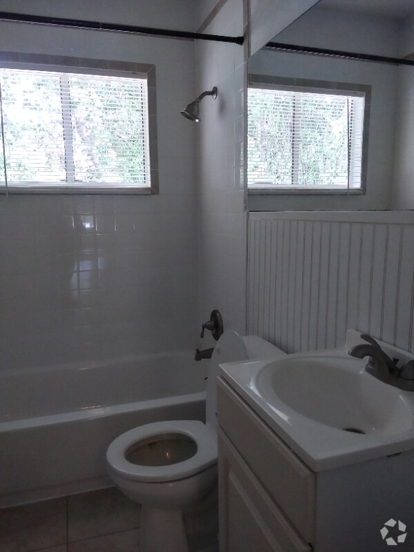 Dignowity Hill Historic District Apartments for Rent with Gym/Fitness