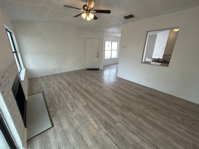 Building Photo - 5726 Glacier Sun Dr