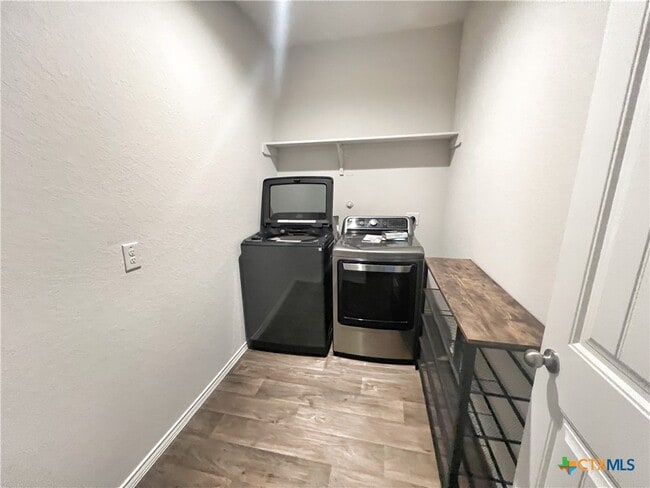Building Photo - 940 Chachalaca Ct