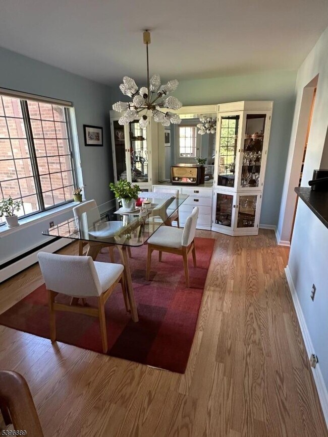 Foto del edificio - 4 Avon Ct