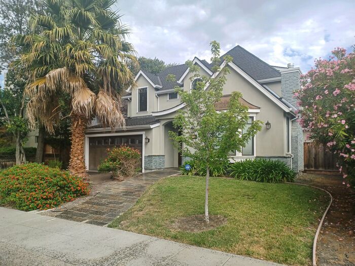 Primary Photo - Home in heart of Palo Alto! 4 bed 3 full b...