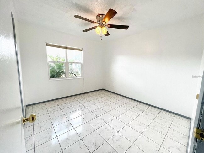 Building Photo - 6920 Edgefield Ln