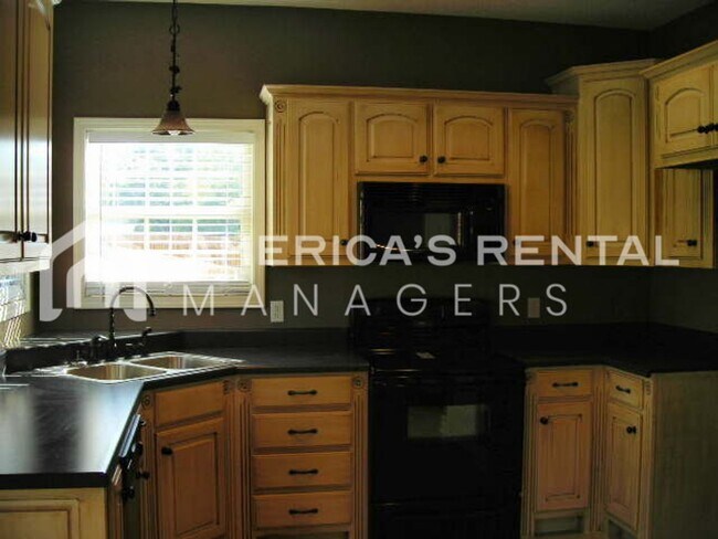 Foto del edificio - DEPOSIT PENDING! Great Home in Tuscaloosa!...
