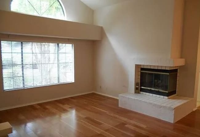 Building Photo - 15657 Caldas De Reyes