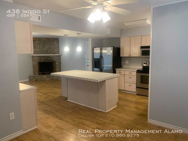 Foto del edificio - 438 Indigo St