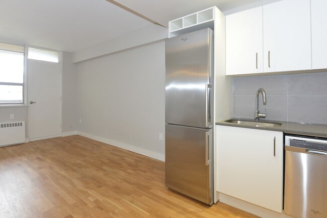 Photo du bâtiment - 230 Oak St