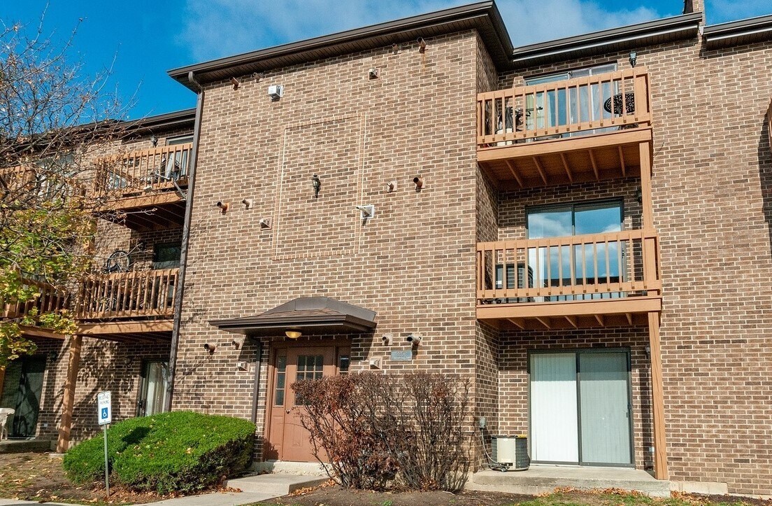 2252 Abbeywood Dr Unit E, Lisle, IL 60532 Condo for Rent in Lisle, IL