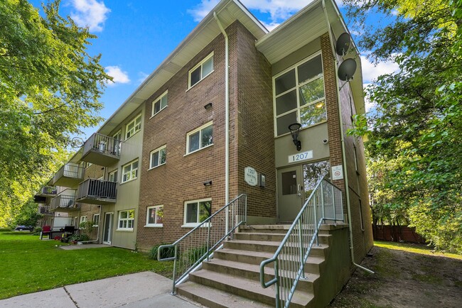 Building Photo - Huron Gardens Apartments
