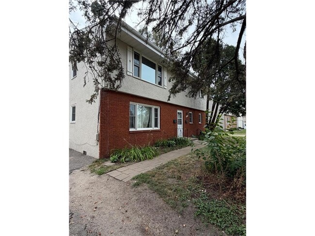 Building Photo - 421 W 74th St