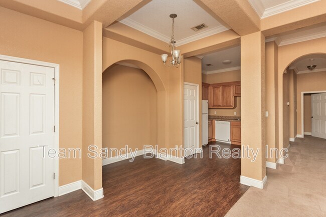 Building Photo - 7071 Lake Joanne Dr