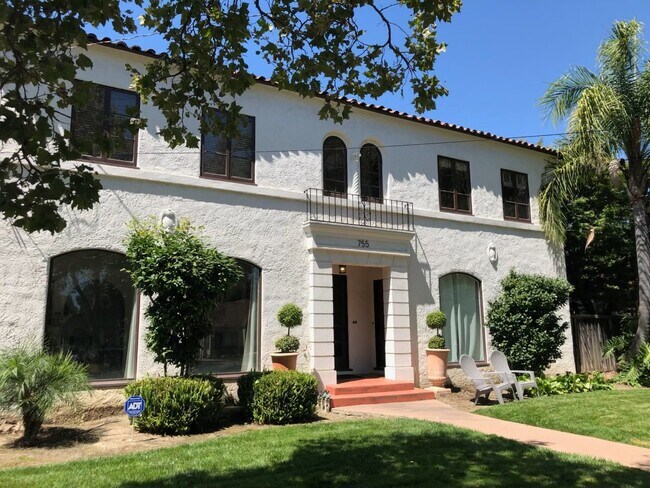 Foto del edificio - 755 N 2nd St