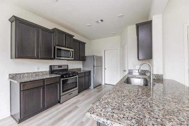 Building Photo - 541 Amberwood Pk Dr