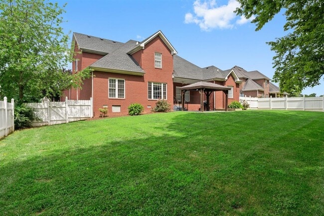 Building Photo - 3630 Amherst Dr