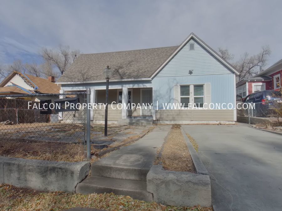Primary Photo - Charming Home near Downtown - Approved App...
