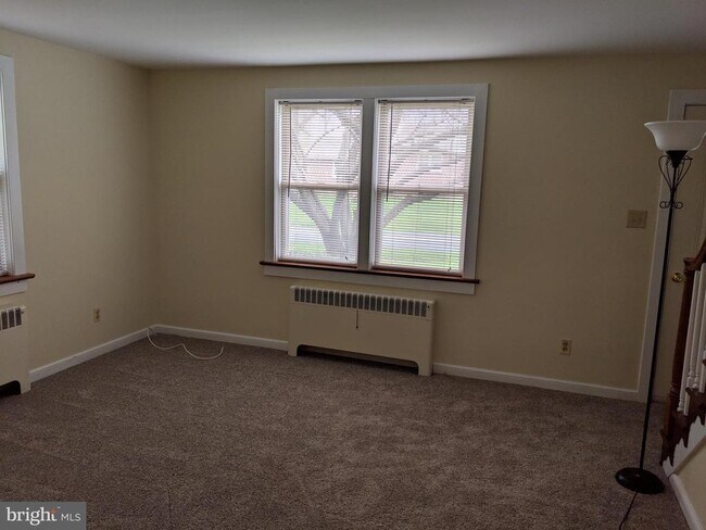 Foto del edificio - 2145 Pleasant View Rd