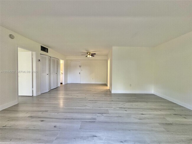 Foto del edificio - 8335 SW 72nd Ave