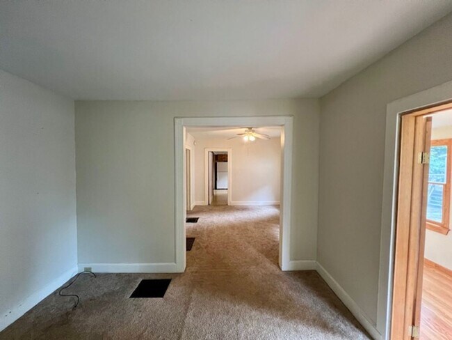 Foto del edificio - 28 Laurel ave