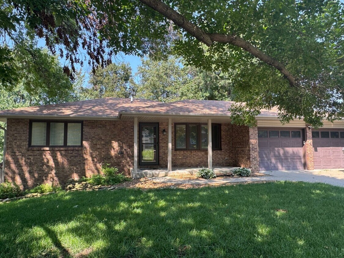 Foto principal - Beautiful walk-out house in SOUTH Lincoln