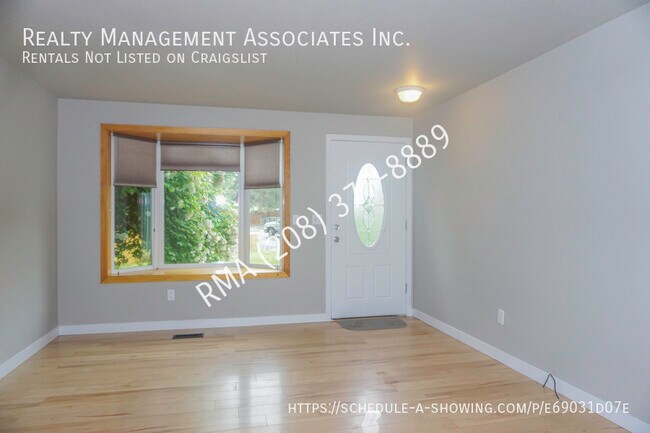 Foto del edificio - 1045 E Victory Rd