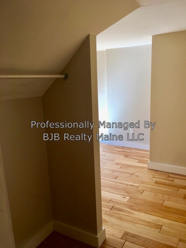Building Photo - 126 Emery St
