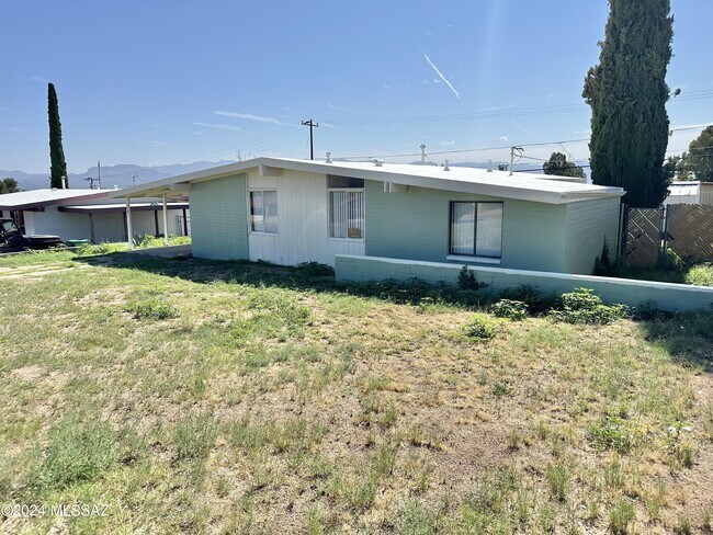 Building Photo - 119 S Ave A
