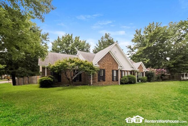 Building Photo - Beautiful 2 Story Collierville Home