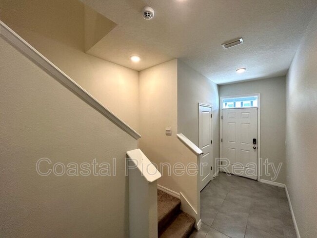 Building Photo - 2946 Suncoast Plains Dr