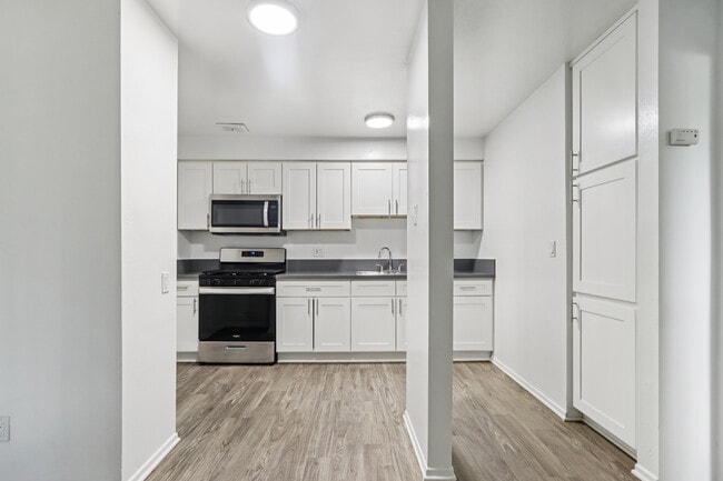 Building Photo - Los Olivos Apartments