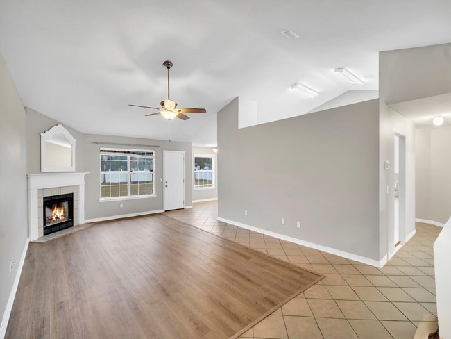 Building Photo - 2427 Tumbleweed Dr