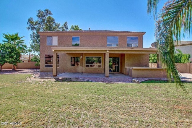 Foto del edificio - 562 N Danielson Way