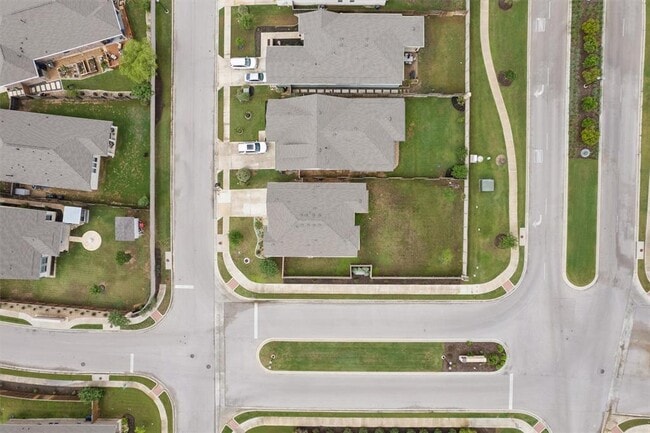 Foto del edificio - 114 Patrick Herndon Dr