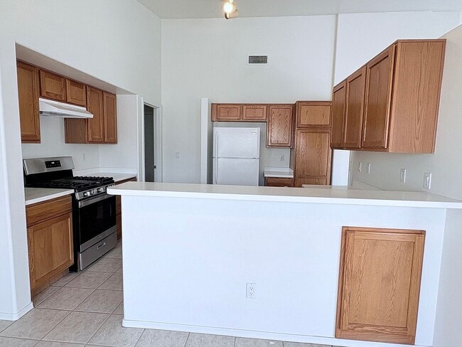 Building Photo - 10202 E Lucille Dr