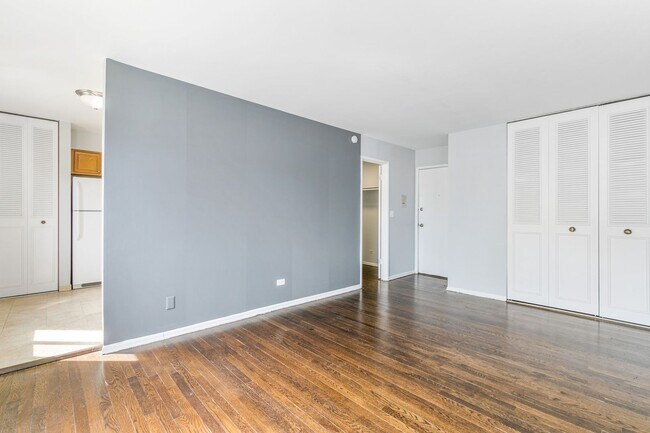 Foto del edificio - 6021 N Winthrop Ave