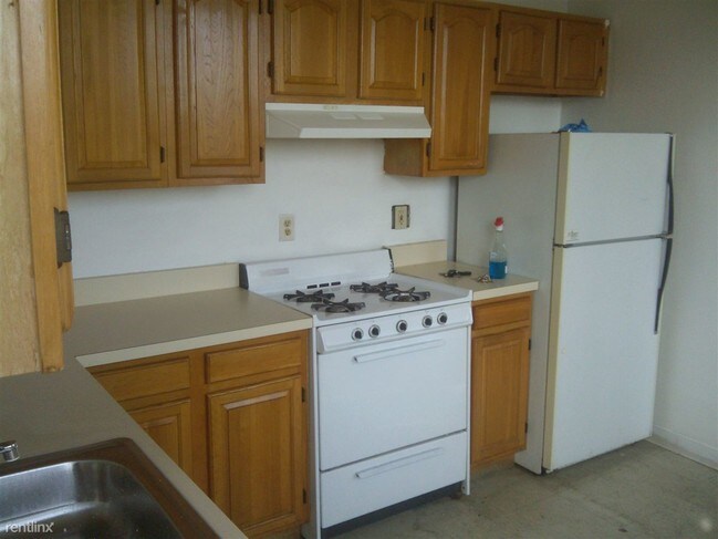 Building Photo - 622 N 5th St