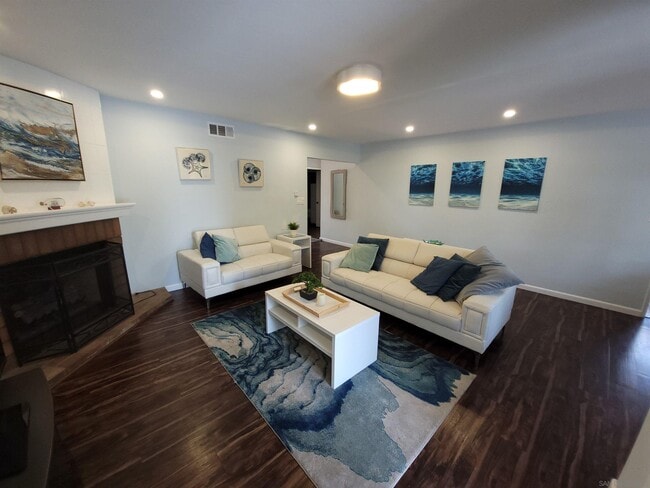 Building Photo - 957 Tarento Dr