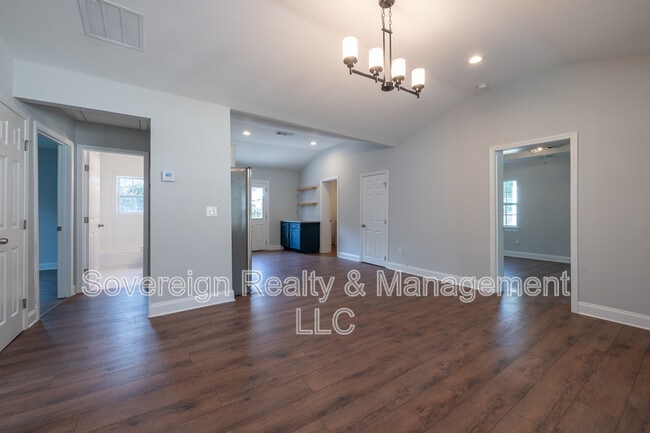 Foto del edificio - 331 Camilla Cir SW