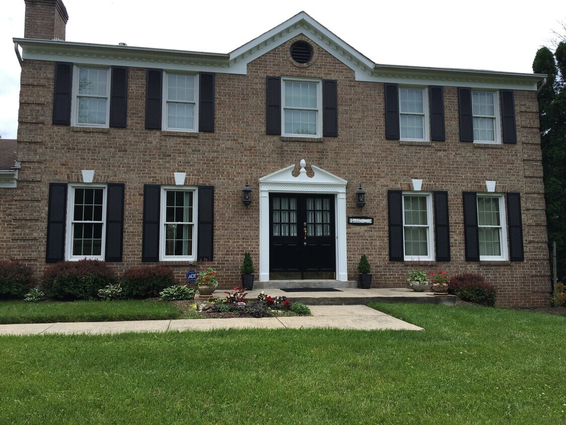 Primary Photo - 11921 Holly Spring Dr