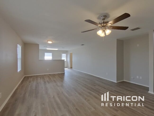 Foto del edificio - 14124 Cochise Dr