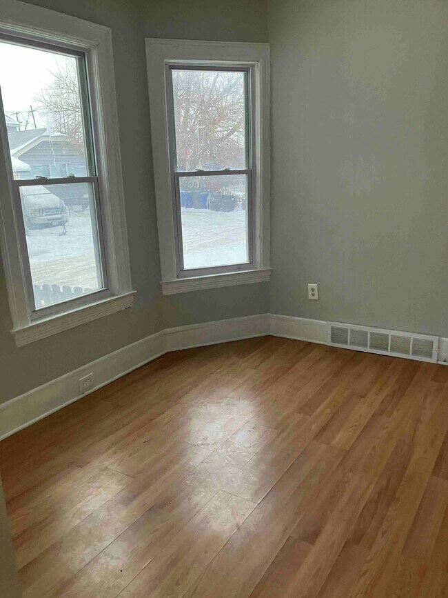 Foto del edificio - 1011 E 72nd St