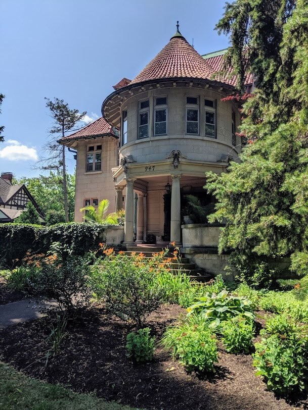 Primary Photo - 947 East Ave