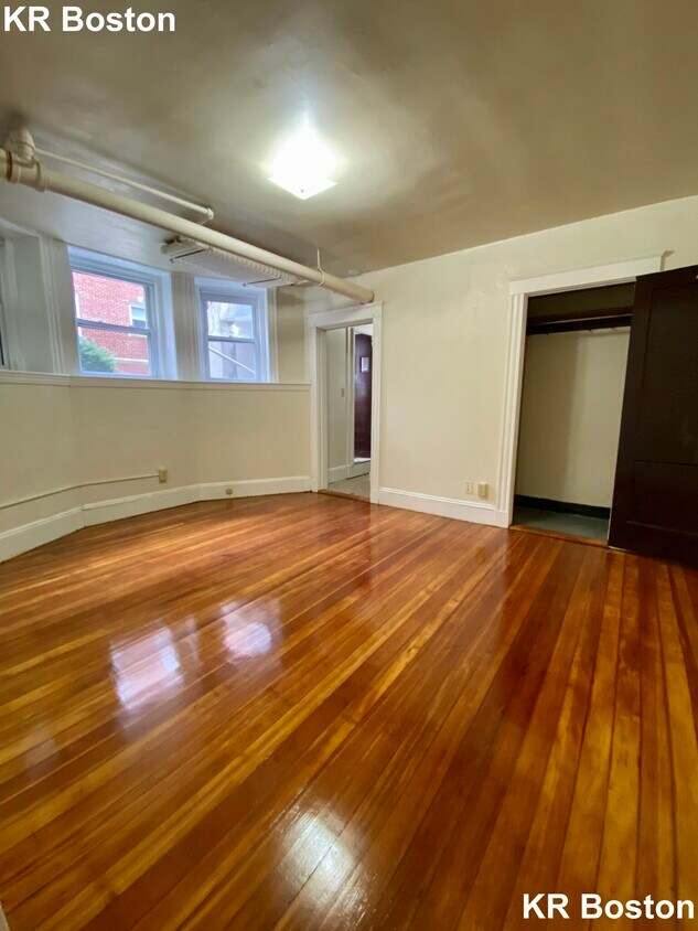 Primary Photo - 151 Summer St